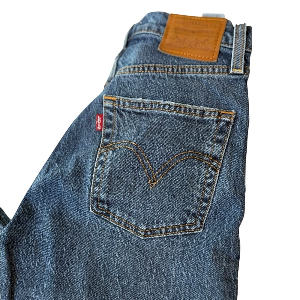 Levi's Light Blue High-Rise Cropped Straight Jeans - Picture 5 of 8